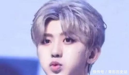 蔡徐坤 “跑男”在三亚录节目,别的嘉宾穿得很清爽,就蔡徐坤穿羽绒服