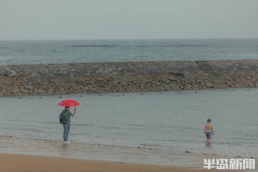 雨中漫步八大关