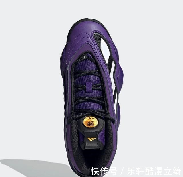 战靴 科比球鞋再度登场!元年「扣篮大赛战靴」复刻实物释出