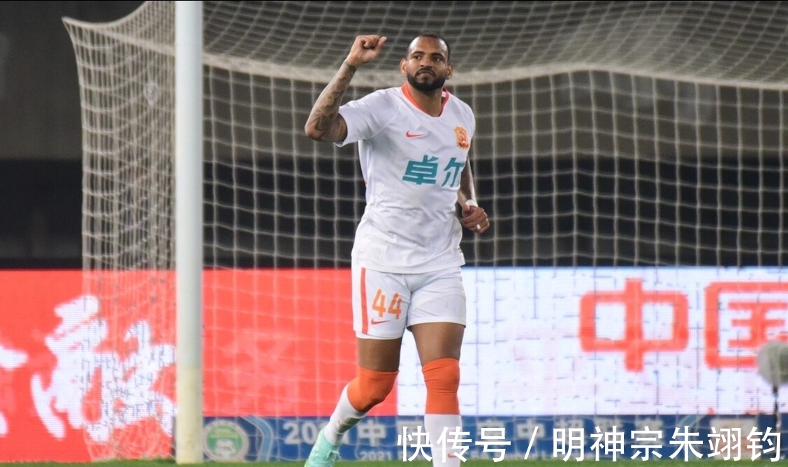 杨为健|5-2!2连胜!武汉队大逆转,中超头号耻辱纪录诞生,青岛队11连败