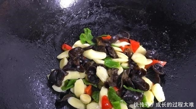 节后这两种素菜一起炒,比肉菜受欢迎,清爽开胃解油腻,简单好吃