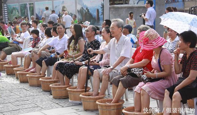 晚上泡脚好处多，但要谨记“五不要”，希望你