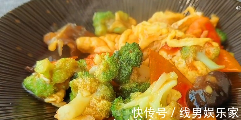 脆嫩|炒西兰花，最忌直接炒和焯水了，教你3招，脆嫩入味，营养不流失