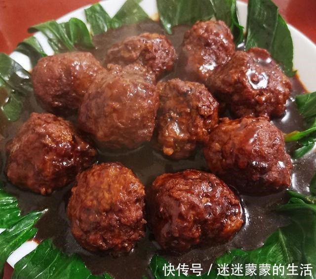 红烧狮子头，肉香四溢，美味下饭