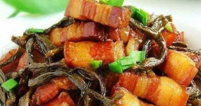 美食推荐干豆角烧肉,素炒豌豆,三汁焖锅,爆炒肥肠的做法