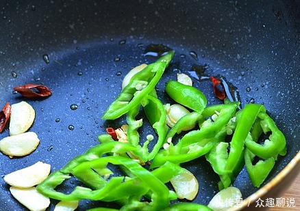 炒杏鲍菇总是不入味?学会这个杏鲍菇做法,口感鲜香吃着还入味