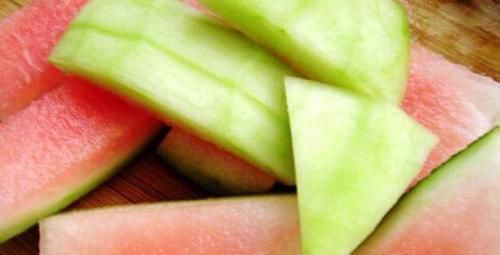 荷叶茶|高血压总靠降压药？傻！多吃这6种食物，血压稳定更健康