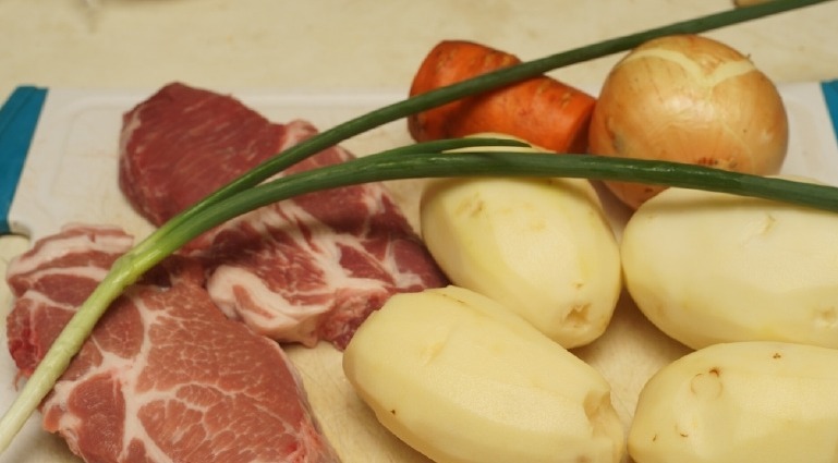 土豆烧牛肉这道经典菜你都不知道，那这么多年你就白吃了！