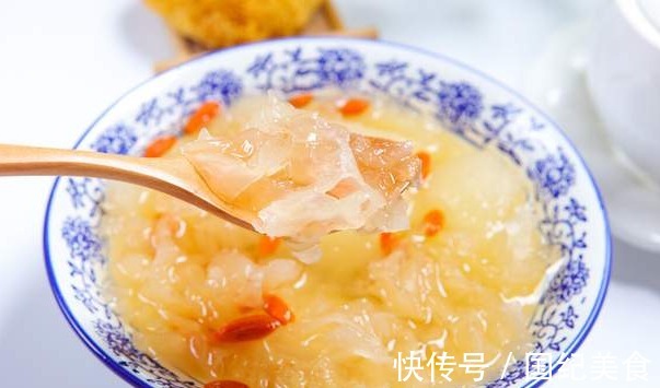 银耳|天热多喝银耳汤，煮银耳汤时，多做这2步，软糯黏稠，出胶快又多