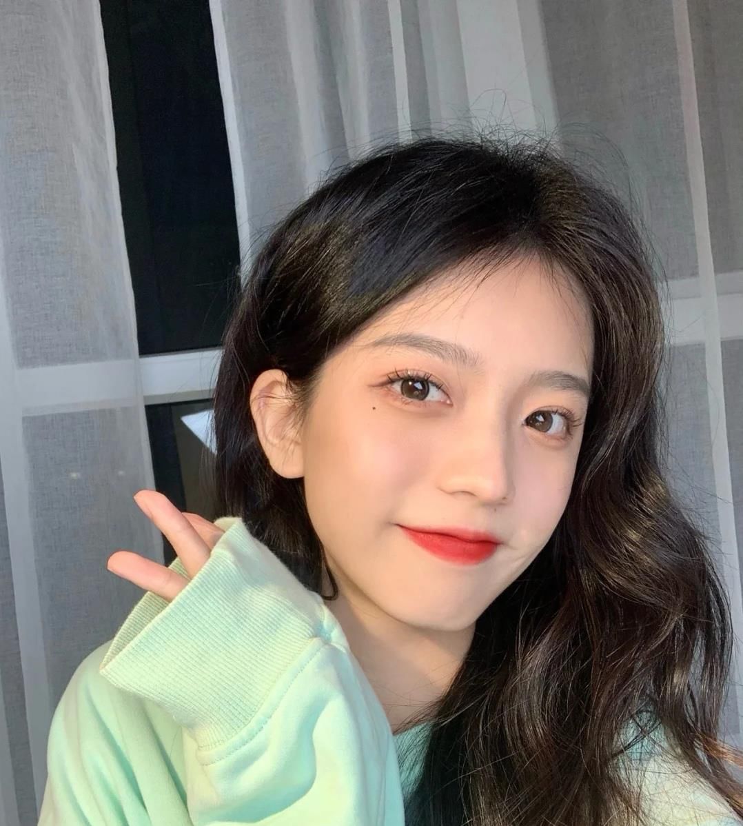 脸上有这5条线的女生，属于真正的“美人胚子”，第3条线很少见