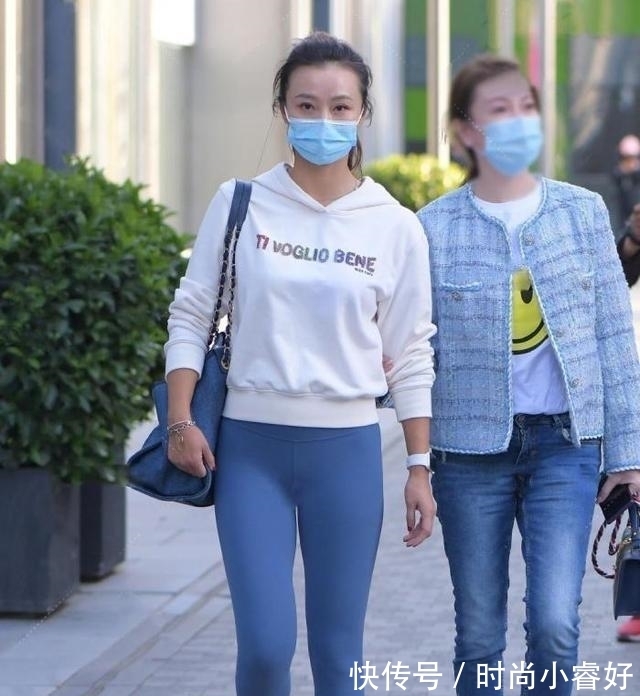 搭配 打底裤穿搭超级女王范,完美勾勒出女士那曼妙的身姿,简单美感