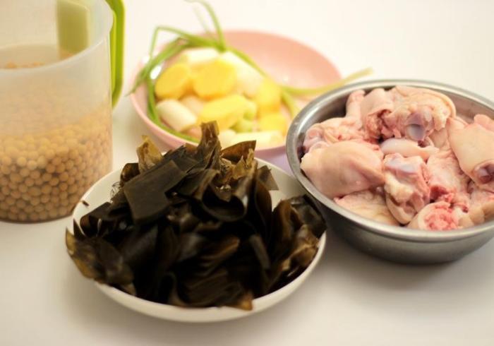 黄豆猪蹄汤,教您一招,肉不腥、汤鲜美,一个电饭锅轻松搞定!