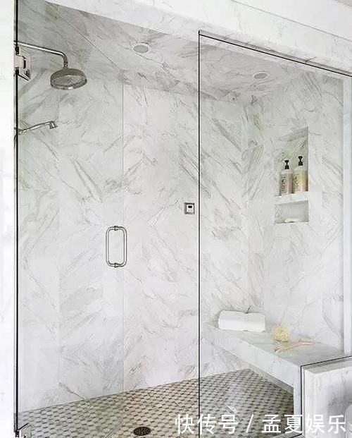 长方形|卫生间再小都要砌个墩子,墙角不要1㎡,老人却安全实用多了