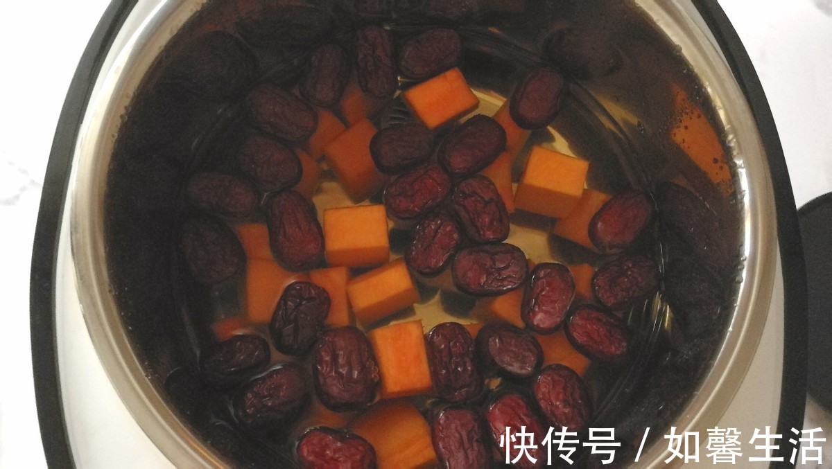 红枣|南瓜和红枣一起煲汤,清淡滋补,适合这个季节喝,做法很简单