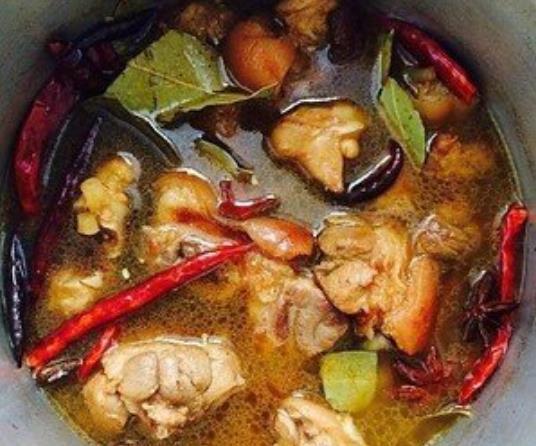 正确做法|做红烧猪蹄，不乱加料不乱放盐，学会正确做法，猪蹄又香又软