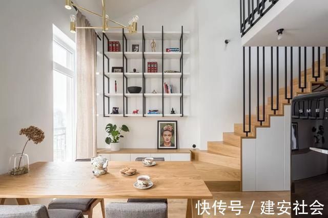 拼图|德国发明拼图折叠楼梯,能像纸一样贴在墙上