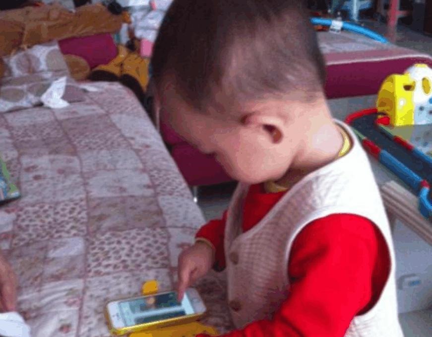 智能手机|宝宝每天玩两个小时的手机, 长大后智力会产生什么变化, 你知道吗！