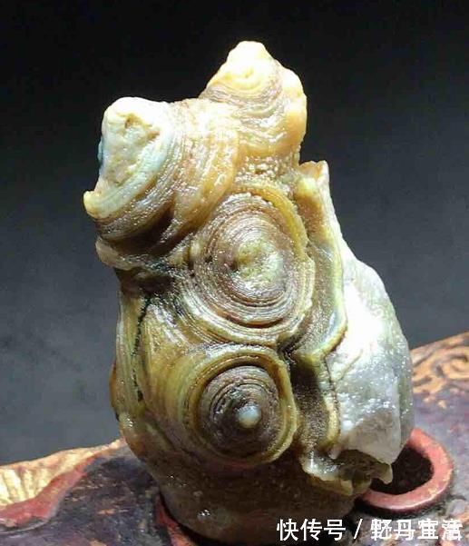 籽儿@大自然的鬼斧神工造就独特的奇石,纯天然的艺术品,给网友欣赏下