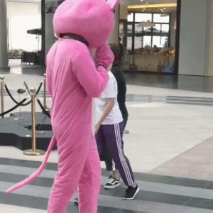 |搞笑GIF:最后一下的后坐力太大了,所以我下来了!