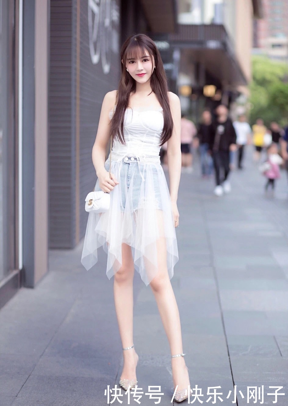 一个比一个会穿,敢穿呀!最服第四位小姐姐!