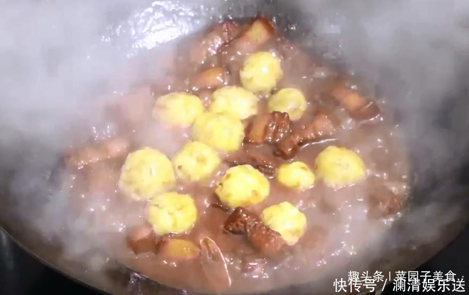 下饭|红烧肉烧土豆,土豆不要直接下锅,多一步,香软入味,好吃下饭