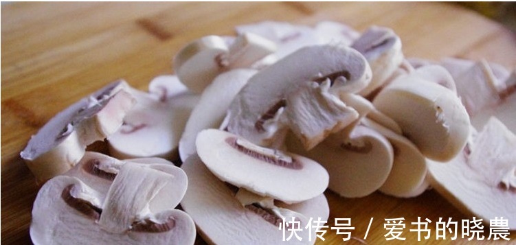天冷了，喝鸡汤鱼汤不如喝它，顺应时令，营养极高，不懂吃可惜了！