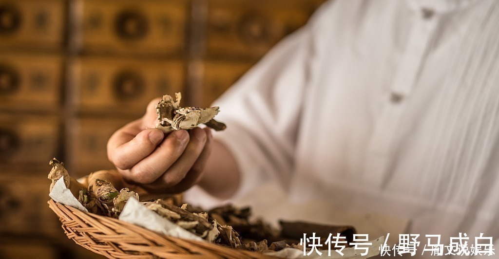 泡水|张仲景黄芪的“铁搭档”,泡水悄悄放几粒,还你“婴儿肝”