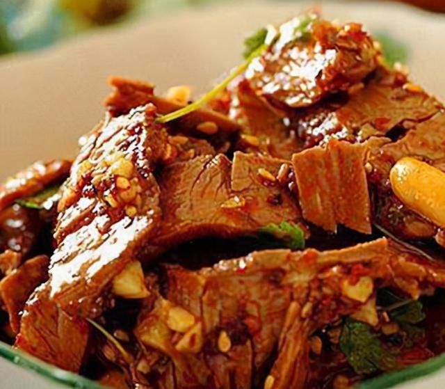 2021年夜饭凉菜清单，8道菜有荤有素，学会了给家人露一手