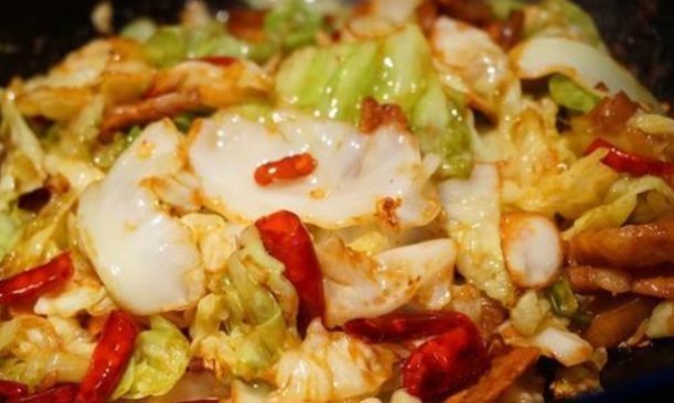 手撕|手撕包菜是过油还是焯水 原来饭店大厨这样做的, 学会受益一辈子