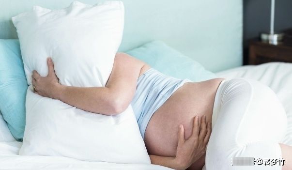 脐带绕颈|胎儿出现脐带绕颈,可能和3件事有有关系,中了的宝妈尽量改改