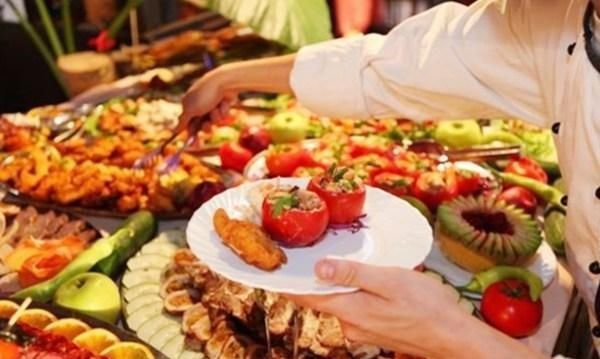 记得|去吃自助餐,这3样东西记得带走,服务员不会拦你,老板快拿走