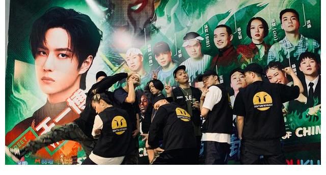 三季|《街舞4》中他是參加三季的“元老成員”，新一季卻又選擇新隊長