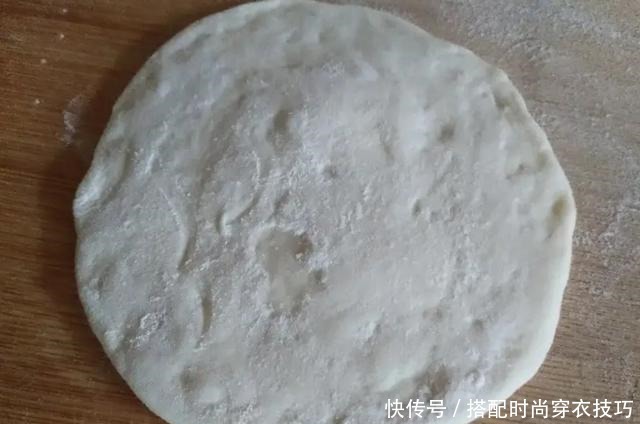 鸡蛋灌饼最简单的做法,学会这个小技巧,保证个个鼓大泡