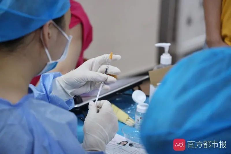 新冠|儿童可紧急接种新冠疫苗，专家解释“紧急”