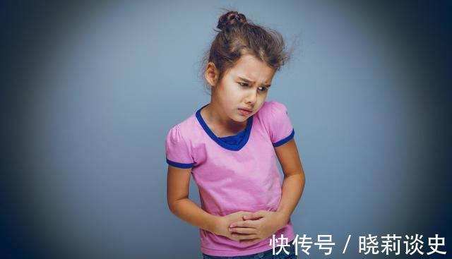 行为|5岁男娃才90CM!家长以下这些行为,容易让孩子积食又长不高