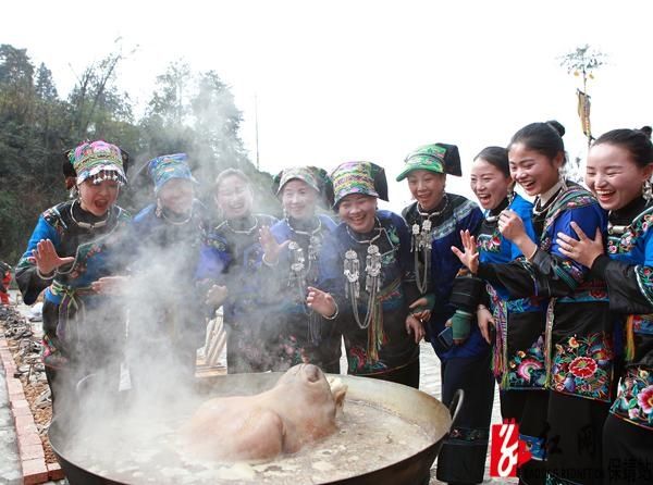  国茶|（组图）神秘湘西过大年：保靖国茶万人闹苗年