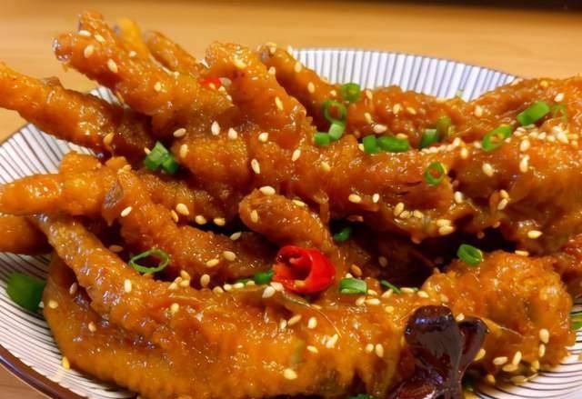 虎皮鸡爪的创意做法,学会了过年宴客做,简单易学,家人都夸好