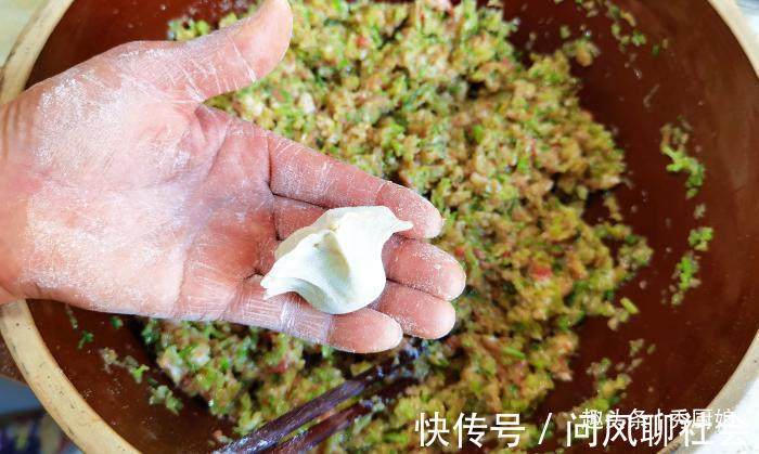 五花肉|萝卜做馅时，有人焯水，有人用盐杀水，教你正确做法，饺子特别香