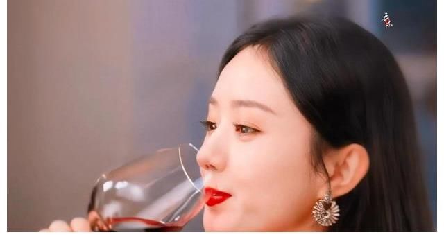 趙麗穎上一階段代言綜藝雜志各種美圖層出不窮，突然沉寂好想你