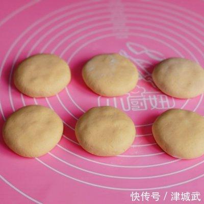 只有最美味的南瓜糯米蒸月饼，才能点亮你的餐桌！