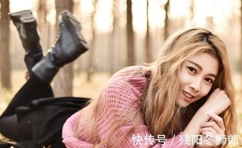 秋水!一池秋水一帘诗,半卷闲愁携入梦;九赋伤秋词,缕缕心音凭雁送