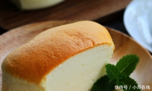 教你做|教你做不加一滴油的酸奶蛋糕,早餐牛奶的最佳搭配