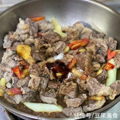牛肉|汤浓味美??好吃到连汤都不剩??西红柿炖牛腩