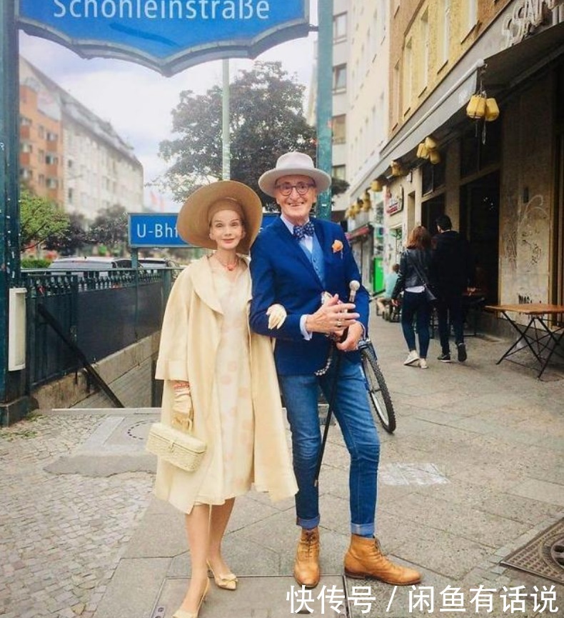穿搭|谁说老了就得穿老年装,看看这对80多岁老夫妻,比小年轻洋气多了