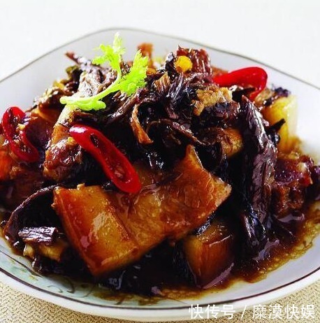 亲戚来家做客，用几道家常菜招待，都说比饭店的还好吃，口齿留香