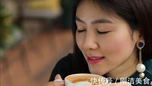 女性|女性想要远离乳腺疾病,少碰3物,做好3件事,乳房健康人舒服