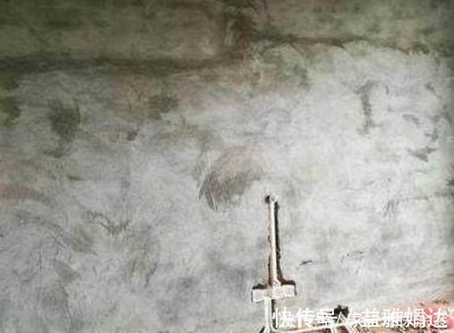 业主|电工把电线布得七歪八斜，业主不但不让返工，还直接给钱！