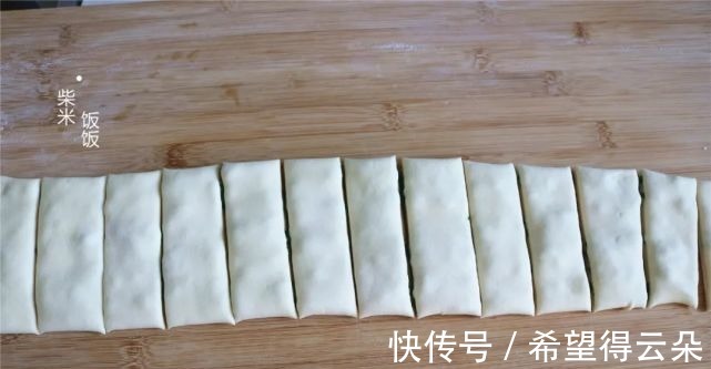 好吃|做花卷，这个方法很简单，筷子一拧一压，层次分明，香软好吃！