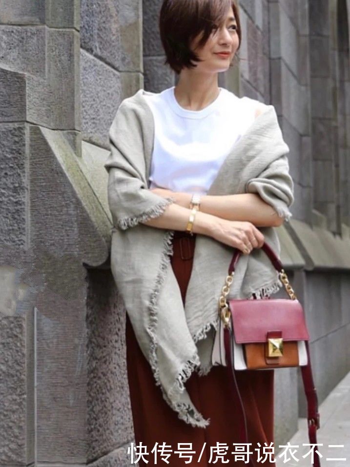 穿衣|优雅不显老，这位52岁的日本顶流博主，才是大龄熟女的穿衣典范