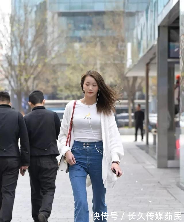 魅力|塑型牛仔裤穿搭,成熟稳重精致,魅力出街